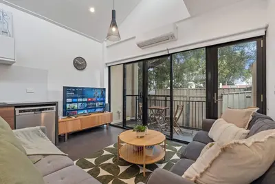 4br| Step to light rail | 9 min to DarlingHarbour
