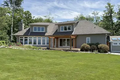 Image de Five bedroom home overlooking Lake Mi, North of Leland.