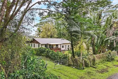 Image de Tranquil 3-bedroom Hawaiian Paradise Park house in Keaau for a peaceful getaway