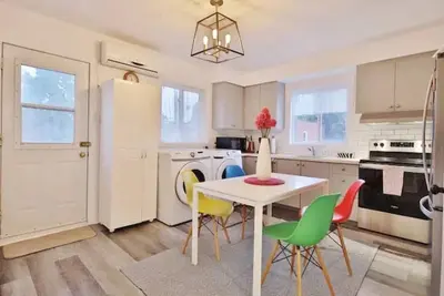 Image de Modern 3-Br Home Free Parking Monthly Stay Welcome