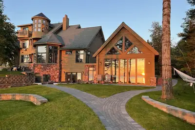 Image de Keweenaw Castle Guest Wing: Lake Superior Luxury Sauna/Hot Tub/Massages. . .