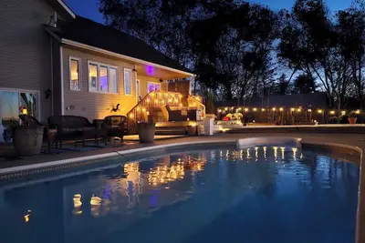 Image de Luxury Retreat in Constance Bay with Private Beach