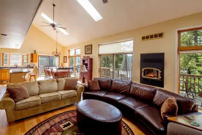 Image de Grand Muskokan Cottage - Maximum 14 guests