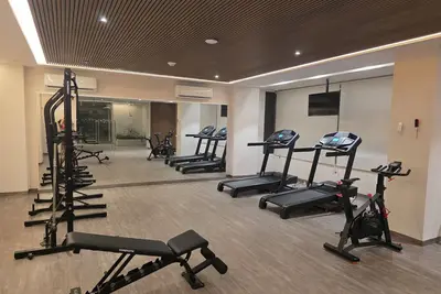 Image de New apartment 2 blocks from the beach walking distance!