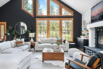 Image de Top 1% + 10 Sharc Passes + Hot Tub + 6 Cruiser Bikes + 3 Kings + 2 Queen Beds