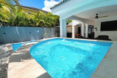 Image de Luxury 3-Bedroom Villa Minutes from the Beach with Private Pool & Jacuzzi +Bonus
