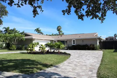 Image de Private beach house, private dock & spa Clearwater Beach intercoastal waterway