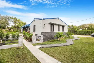 Image de Sunny Casita Grey/steps to Coral Gables