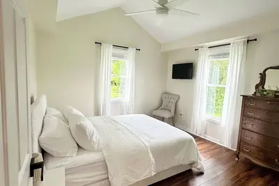 Image de Single-story Golf Course Getaway