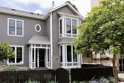 Image de Stunning 2 bedroom flat in charming Berkeley Victorian with Ac, WiFi.