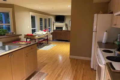 Image de Beachfront BCingU Majestic Alcove- Complete Estate, Private Hut Tub& Gym