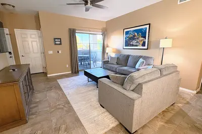 Image de Heated Pools, King Bed, Fast Wi-Fi – Gated East Mesa 3br Condo with Balcony