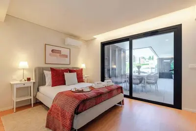 Image de Premium Apartment w/ Garage & Balcony by HostWise