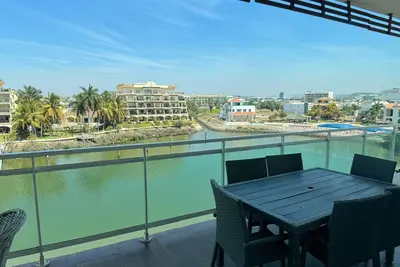 Image de Apartment overlooking the stunning Mazatlan Marina
