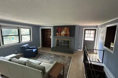 Image de Kitchen, Washer & Dryer, 4 Smart Tv, 3 Desk, Internet, Yard, on site parking,