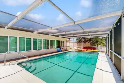 Image de Waterfront home with private, heating optional pool, lanai, and internet