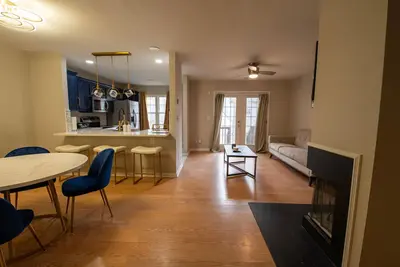 Image de Laid in Luxury•2br•Garage •Clt•