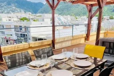 Image de Rare! Spacieux T3 en roof-top au Barachois - 2 ch climatisées - Parking privé