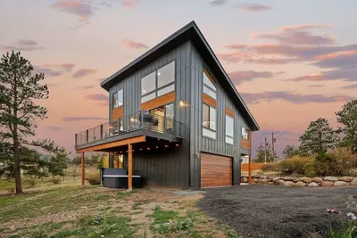 Image de Modern Mtn Escape! Hot Tub | Fireplace | Views!