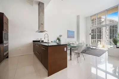 Image de High Ceiling Condo at Icon Brickell with Bay & City View and 5 star amenities