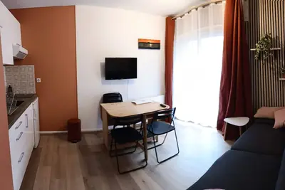 Image de T2 classé 2* avec parking privé et balcon, 300m du centre de Cauterets.