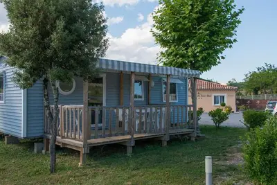 Image de Mobil home confortable avec terrasse pour 6 personnes