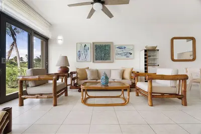 Image de Oceanfront property | Stunning Golf Views | Walk to the Sand