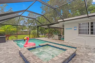 Image de Ami Beaches + Heated Salt Pool & Spa + Game Room