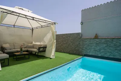 Image de Maison mitoyenne à Telde avec piscine et vue sur la mer