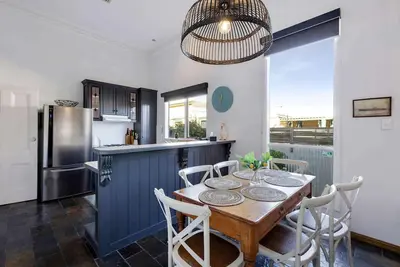 Image de 4-Bedroom Bliss On McCrae, Central Bendigo