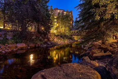 Image de Lovely 2br Vail Village Condo at the Covered Bridge with Heated Pool & Gym