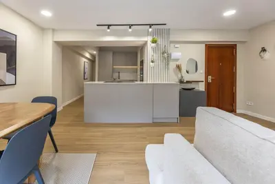 Image de Modern Temporary Housing in Av. del Puerto.