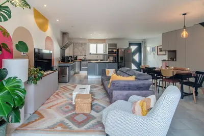 Image de Maison de charme avec piscine. Centre Castres