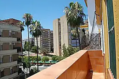 Image de Apartment on 3rd floor, in commercial and leisure area. Good location.