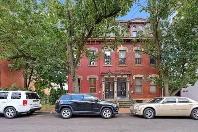 Image de Walk to Stadiums. Good for Groups! 4+ Parking spots.