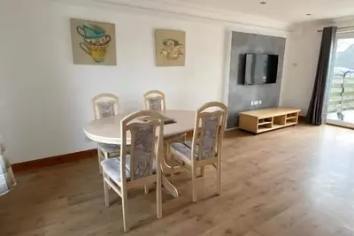 Image de Pure Home Oakley Central with Parking By Three Bridges Apartments