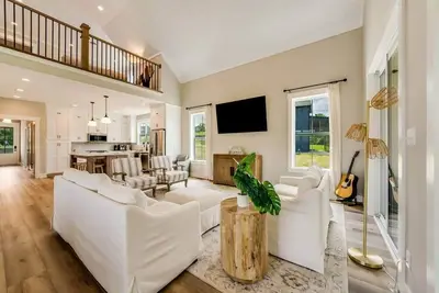 Image de Lot 13 Luxury Lake Getaway  Sleeps 12