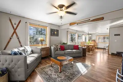 Image de Pet Friendly Lakeside Gem Close to the Lake