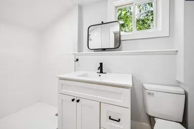 Image de 4 Bedroom Notre Dame Home Game Haven