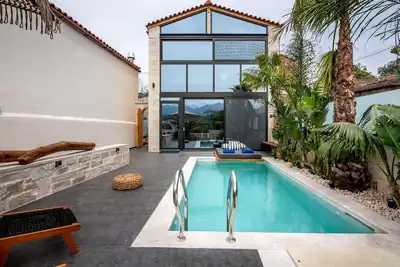 Image de Villa Armenus, pool, jacuzzi, Mountain View, Garden, Bbq.