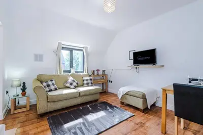 Image de Chic Warrington House with Parking | Full Equipped