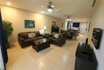 Image de Pacifico-Elegant 2Bedroom Condo Ground Floor
