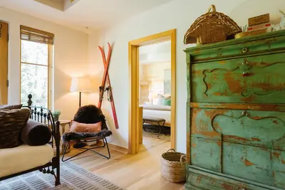 Image de Nest at Solitude + Cozy Ski in Ski Out Getaway + Amazing Ski Lift Views