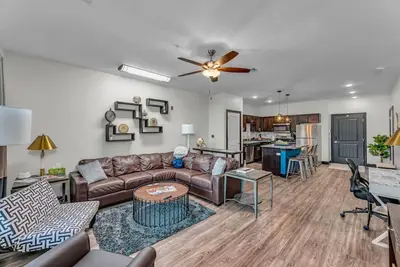 Image de Loft 207- Modern Condo with Rooftop Terrace Access