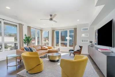Image de Madmen Loft w/ Uptown Rooftop Views