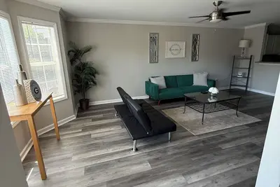 Image de Charming 2-bedroom townhome in marvelous Athens with Ac