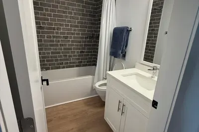 Image de Apt 1 - Beautiful 2 Bedroom Suite Located in the Heart of Lillooet