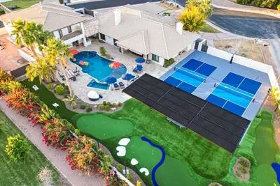 Image de Sunset Greens - Golf Simulator, Putting Green, Gam