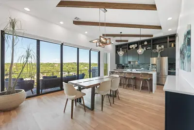 Image de Sleek and Modern Home in Austin - 30 Day+ Rental
