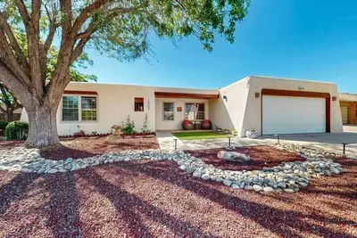 Image de Balloon Fiesta Week just became available. Next to Golf Course Open Concept